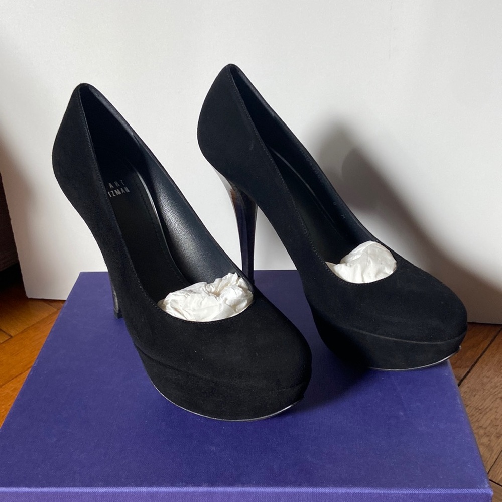 Stuart Weitzman Saucy Black suede Pumps, size 8